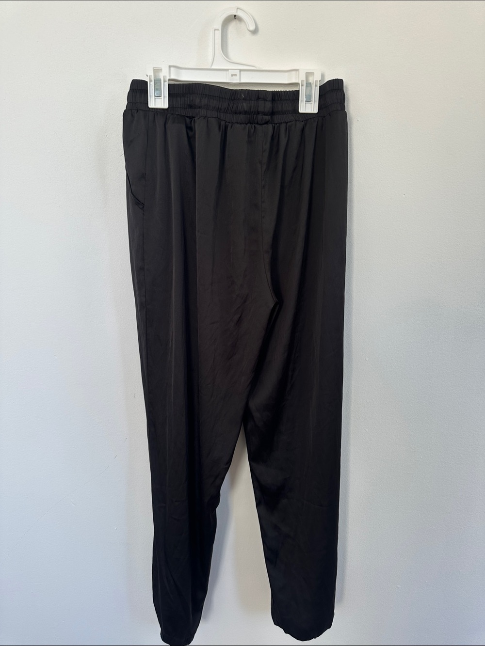 Black Drawstring Relaxed Pants - Picture 4 of 5